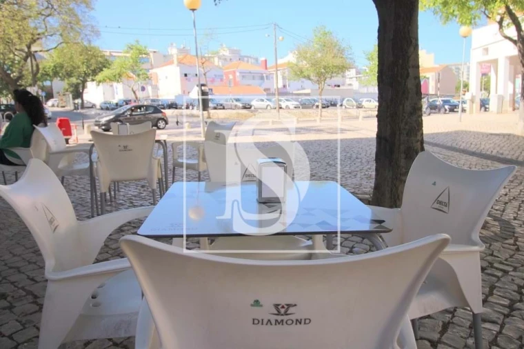 Negócio para Venda em Laranjeiro e Feijó Foto 8