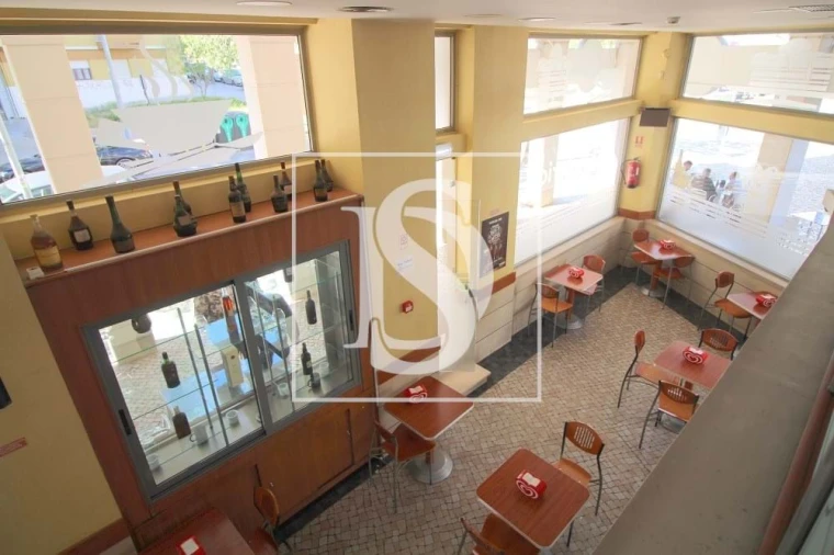 Negócio para Venda em Laranjeiro e Feijó Foto 3