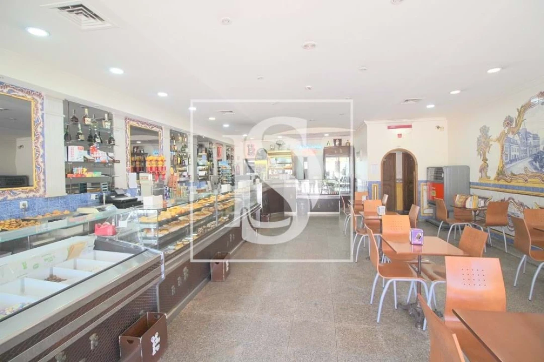 Negócio para Venda em Almada, Cova da Piedade, Pragal e Cacilhas Foto 2