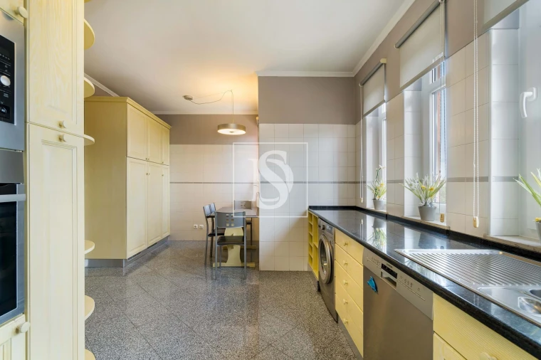 Apartamento T4 para Arrendamento em Alcabideche Foto 9