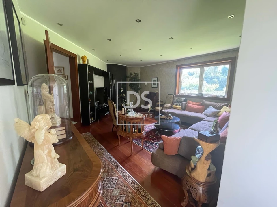 Moradia T4 para Venda em Modivas Foto 6