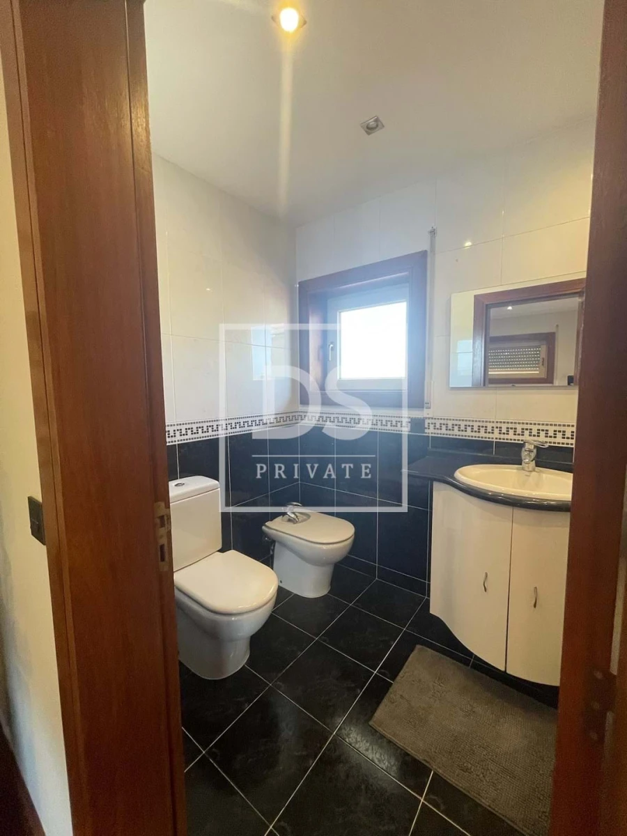 Moradia T4 para Venda em Modivas Foto 17