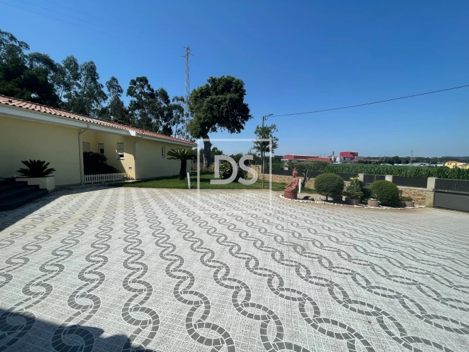 Moradia T4 para Venda em Modivas Foto 23