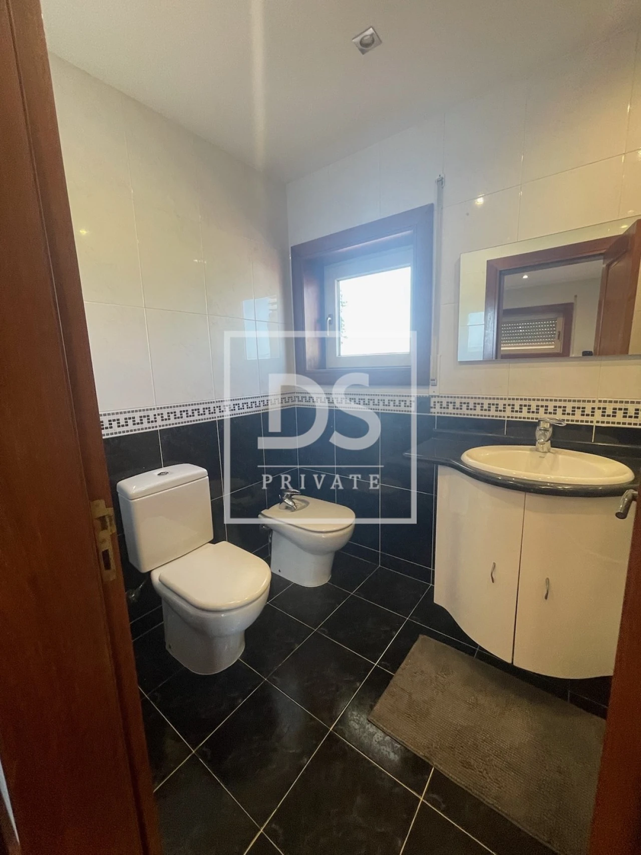 Moradia T4 para Venda em Modivas Foto 18