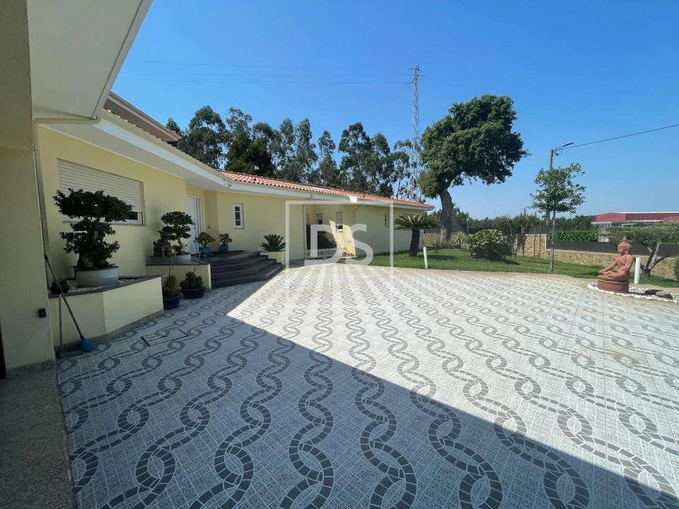 Moradia T4 para Venda em Modivas Foto 2