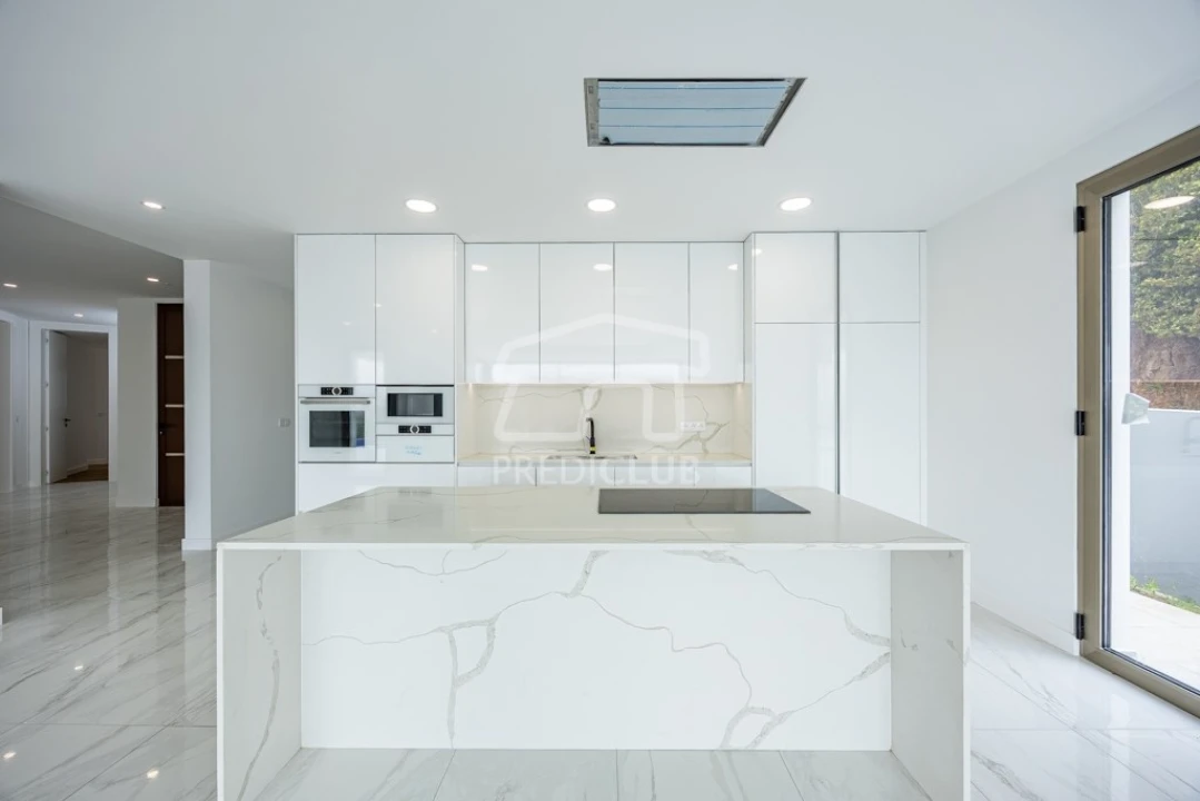 Moradia T3 para Venda em Fajã da Ovelha Foto 6