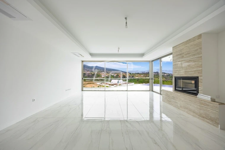 Moradia T3 para Venda em Fajã da Ovelha Foto 4