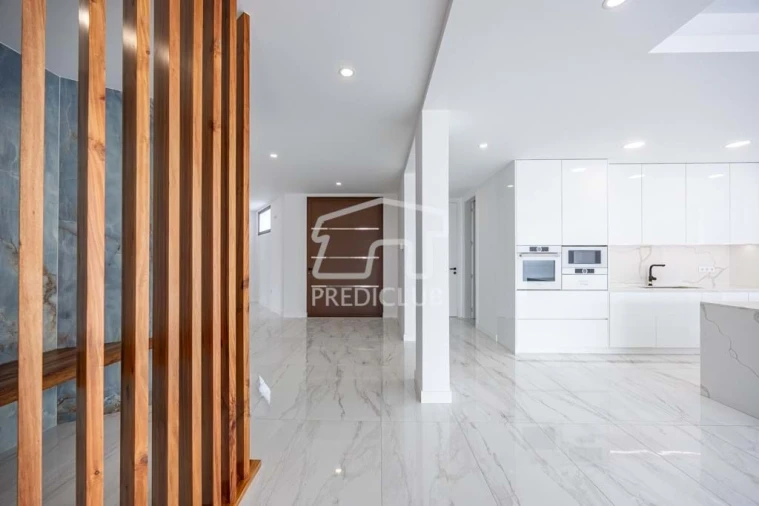 Moradia T3 para Venda em Fajã da Ovelha Foto 8