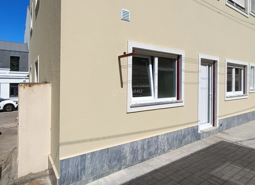 Apartamento T2 para Venda em Seixal Foto 52