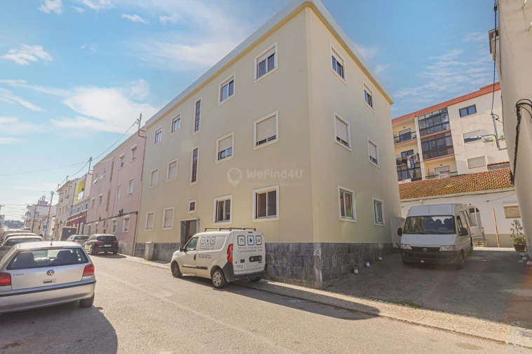 Apartamento T2 para Venda em Seixal Foto 53