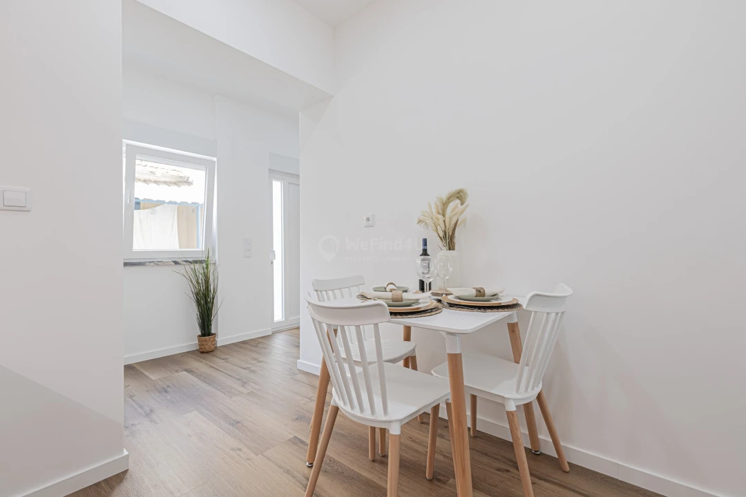 Apartamento T2 para Venda em Seixal Foto 35