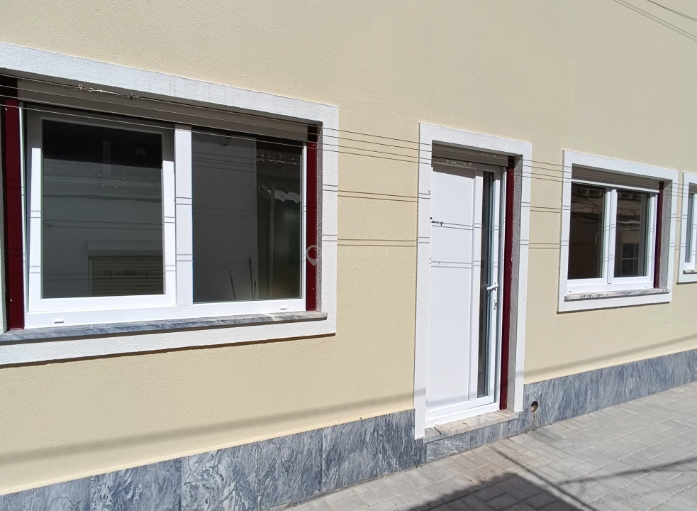 Apartamento T2 para Venda em Seixal Foto 51
