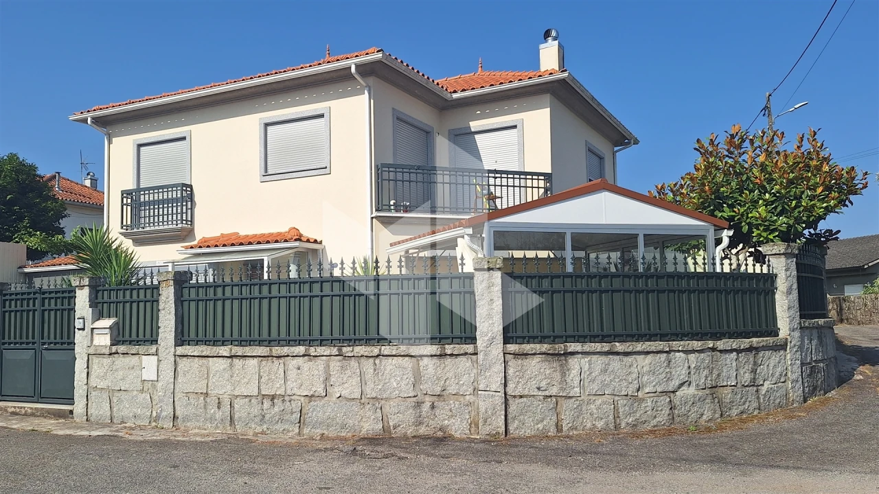 Moradia T3 para Venda em Lajeosa do Dão Foto 3