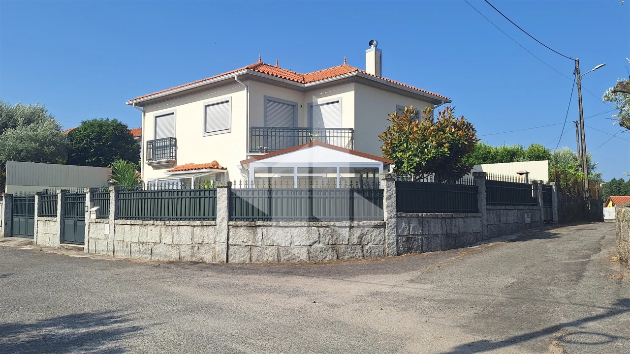 Moradia T3 para Venda em Lajeosa do Dão Foto 1