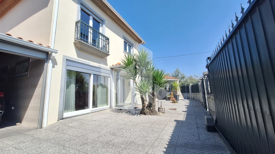 Moradia T3 para Venda em Lajeosa do Dão Foto 32