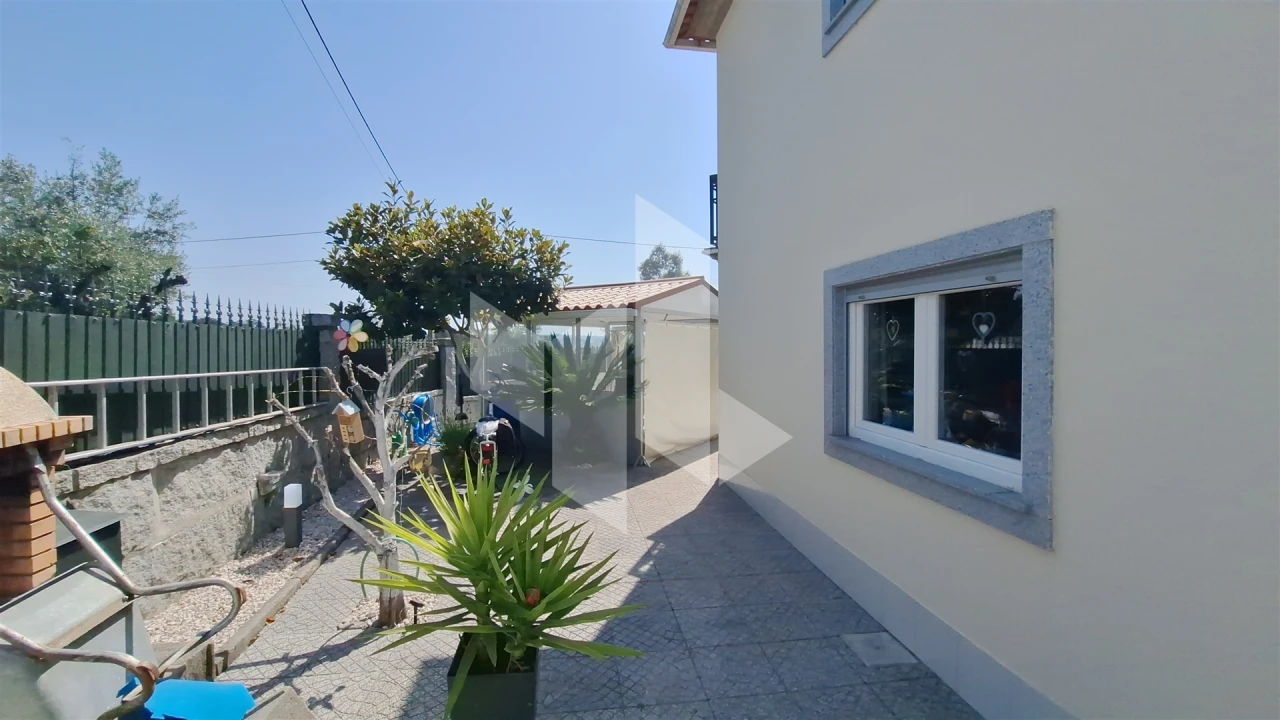Moradia T3 para Venda em Lajeosa do Dão Foto 5