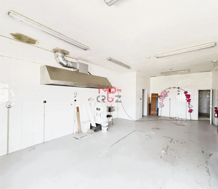 Armazém para Arrendamento em Abrigada e Cabanas de Torres Foto 1