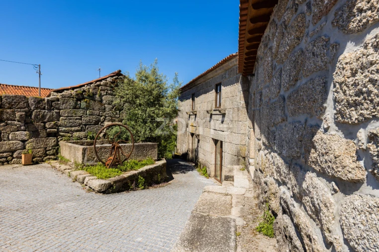 Moradia T4 para Venda em Anissó e Soutelo Foto 35