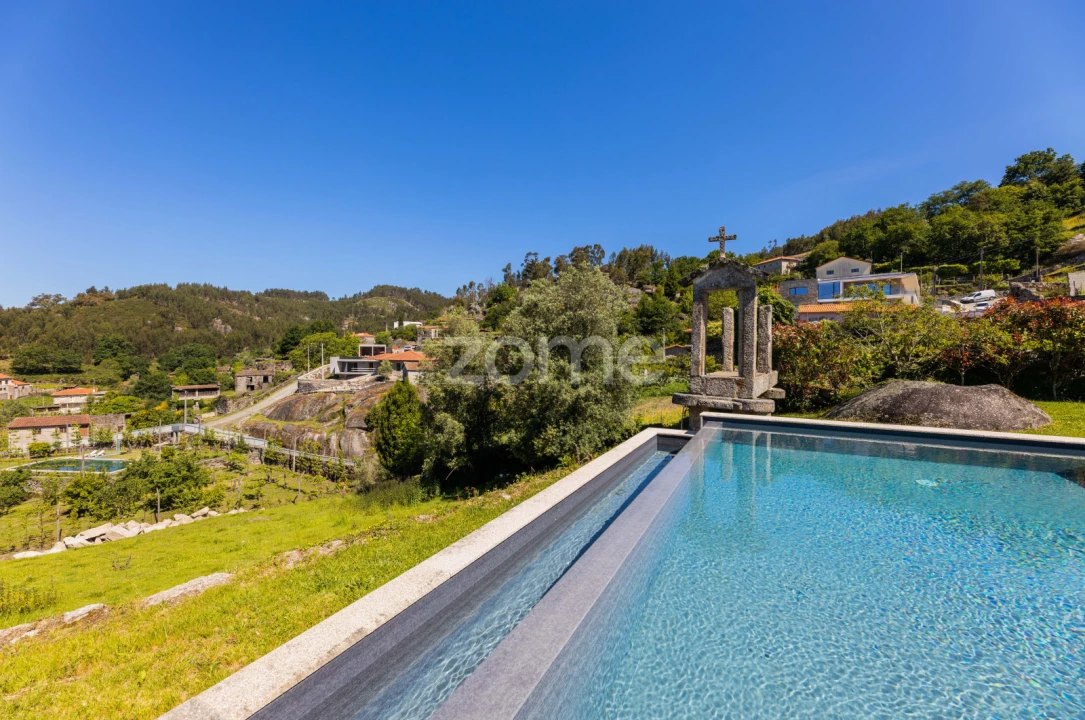 Moradia T4 para Venda em Anissó e Soutelo Foto 4