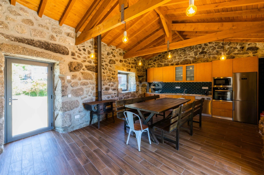 Moradia T4 para Venda em Anissó e Soutelo Foto 5