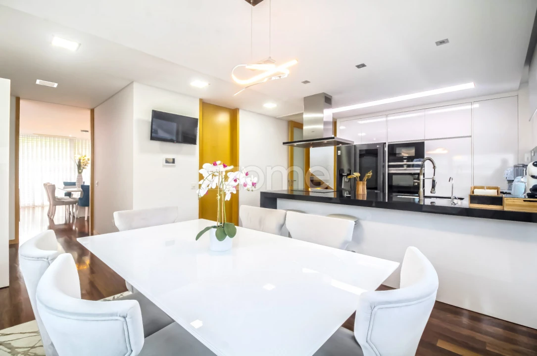 Moradia T4 para Venda em Canelas Foto 1