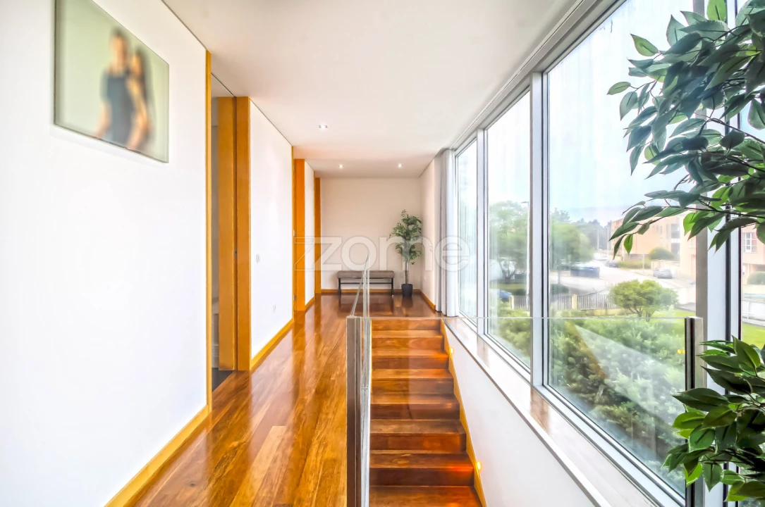 Moradia T4 para Venda em Canelas Foto 36