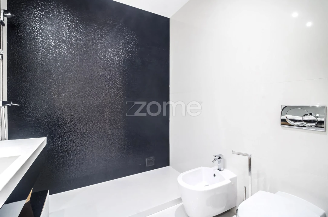 Moradia T4 para Venda em Canelas Foto 6