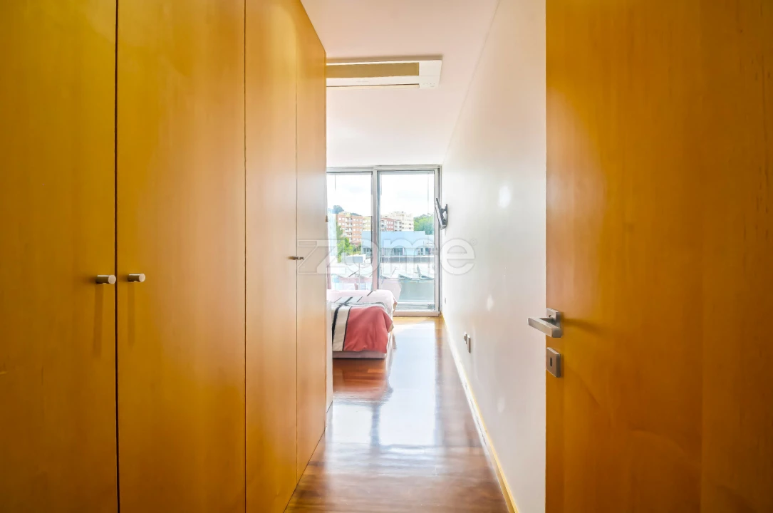 Moradia T4 para Venda em Canelas Foto 37