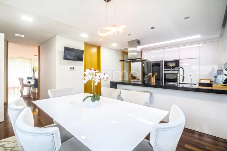 Moradia T4 para Venda em Canelas