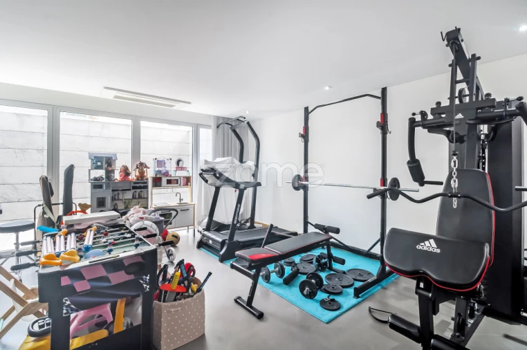 Moradia T4 para Venda em Canelas Foto 54