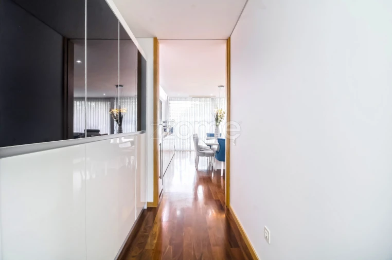 Moradia T4 para Venda em Canelas Foto 16