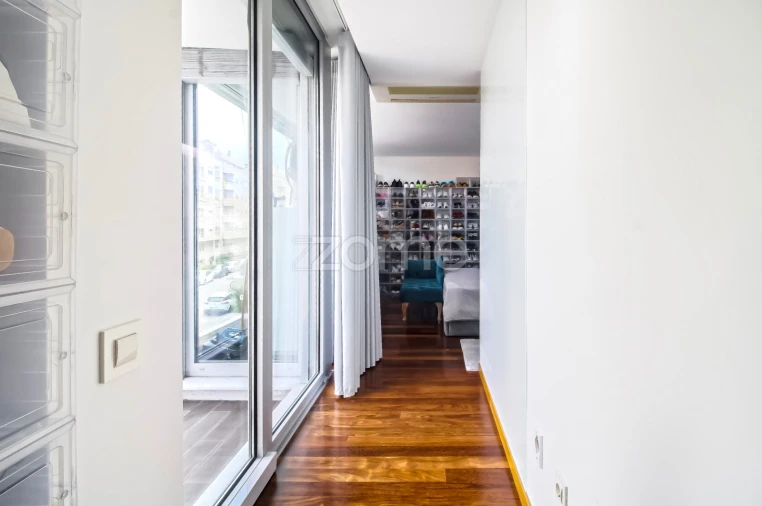 Moradia T4 para Venda em Canelas Foto 46