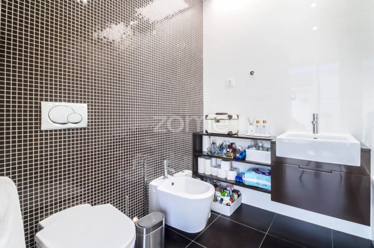 Moradia T4 para Venda em Canelas Foto 41