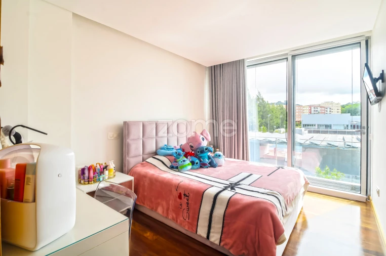 Moradia T4 para Venda em Canelas Foto 39