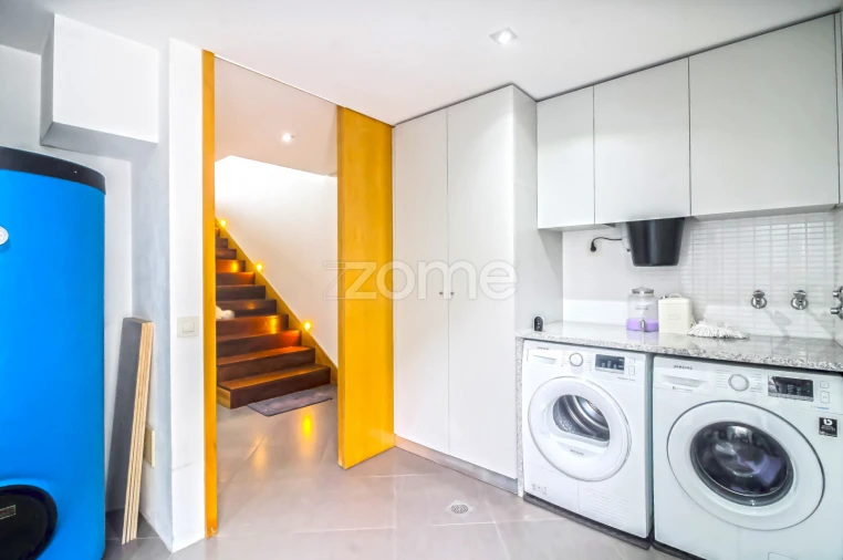 Moradia T4 para Venda em Canelas Foto 57