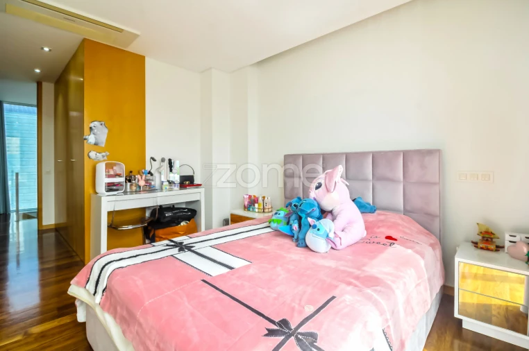 Moradia T4 para Venda em Canelas Foto 38