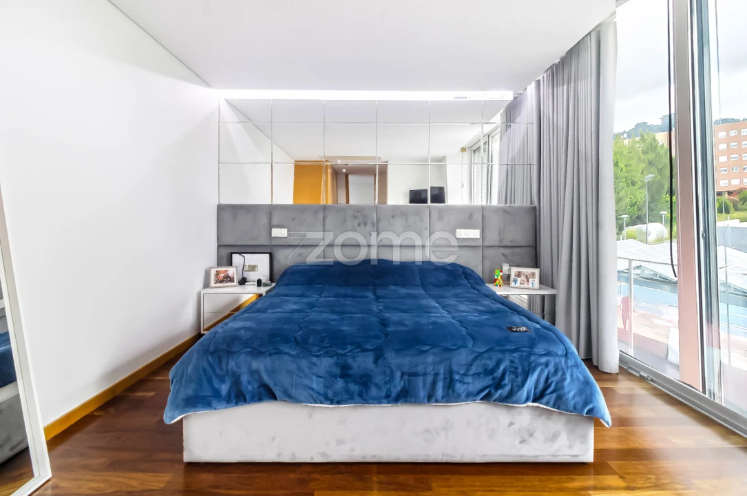 Moradia T4 para Venda em Canelas Foto 30