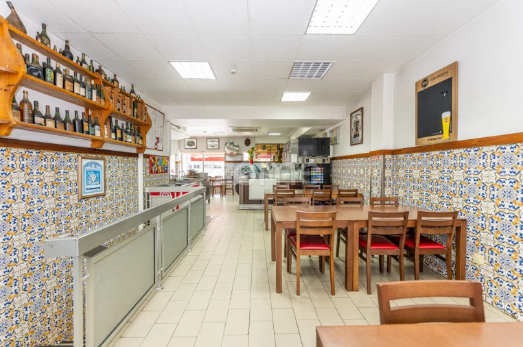 Negócio para Venda em Espinho Foto 24