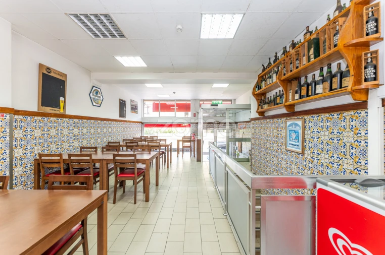 Negócio para Venda em Espinho Foto 27