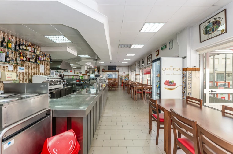 Negócio para Venda em Espinho Foto 30