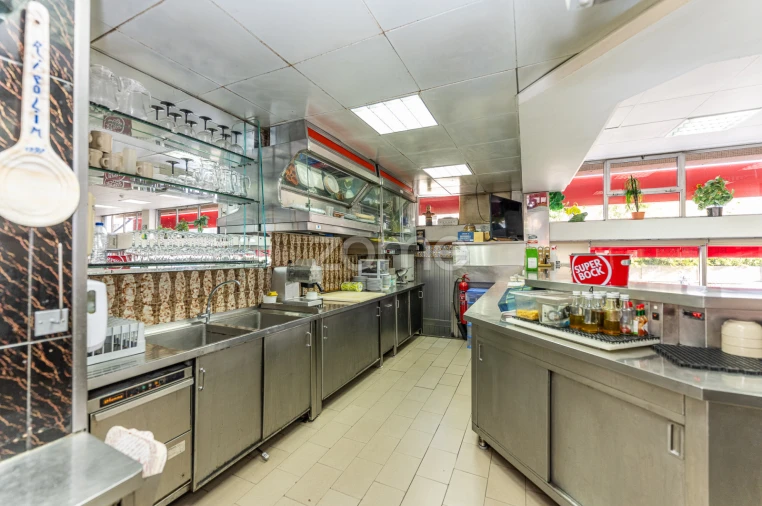 Negócio para Venda em Espinho Foto 42