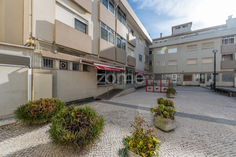 Negócio para Venda em Espinho Foto 48