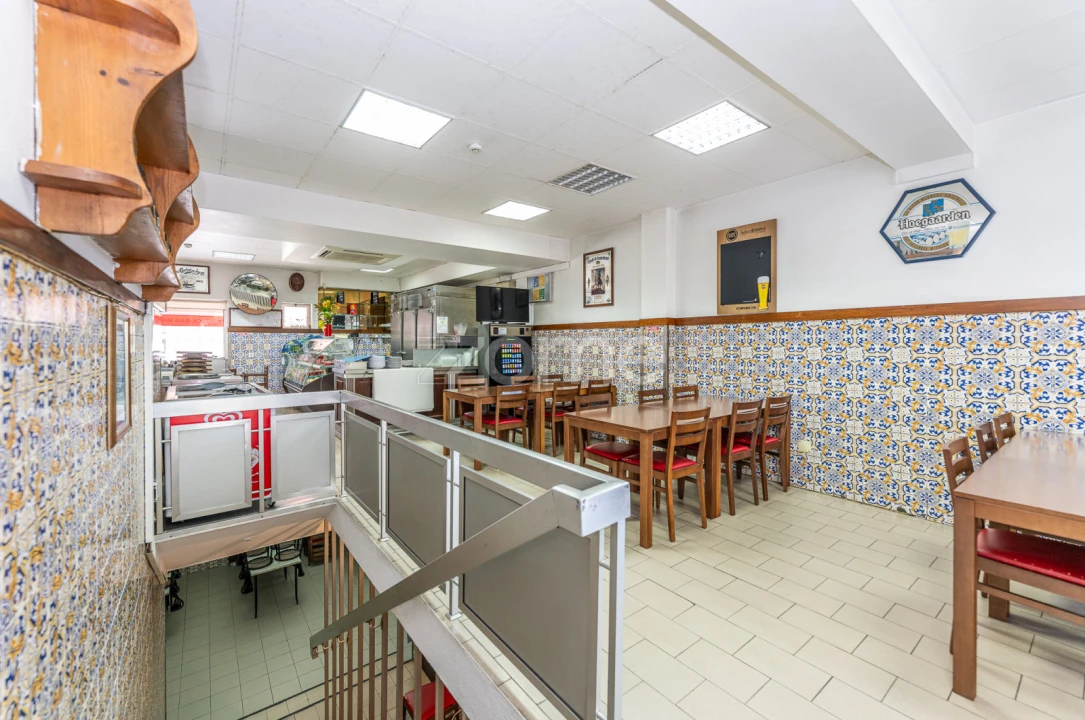 Negócio para Venda em Espinho Foto 22