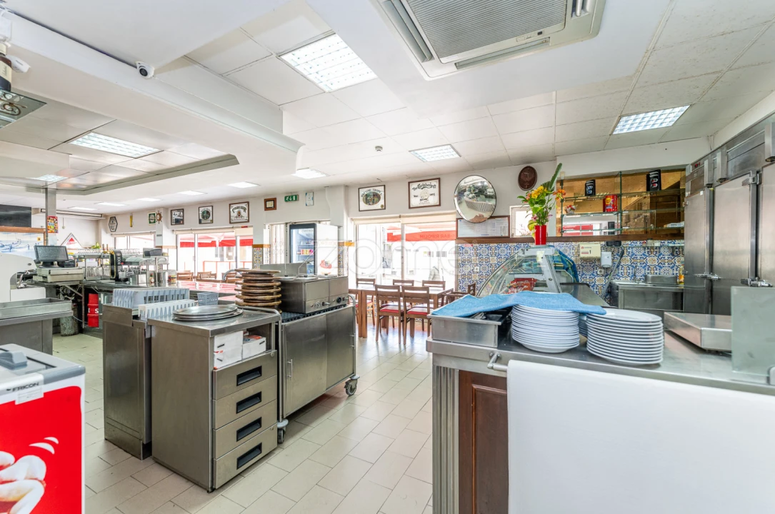 Negócio para Venda em Espinho Foto 28