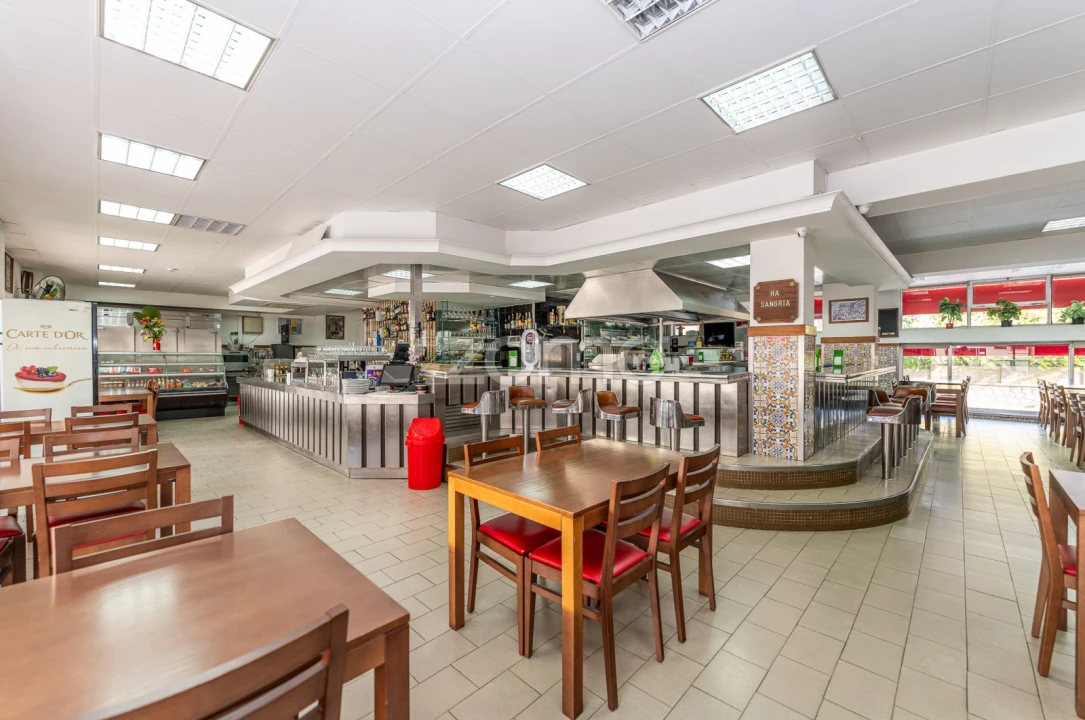 Negócio para Venda em Espinho Foto 36