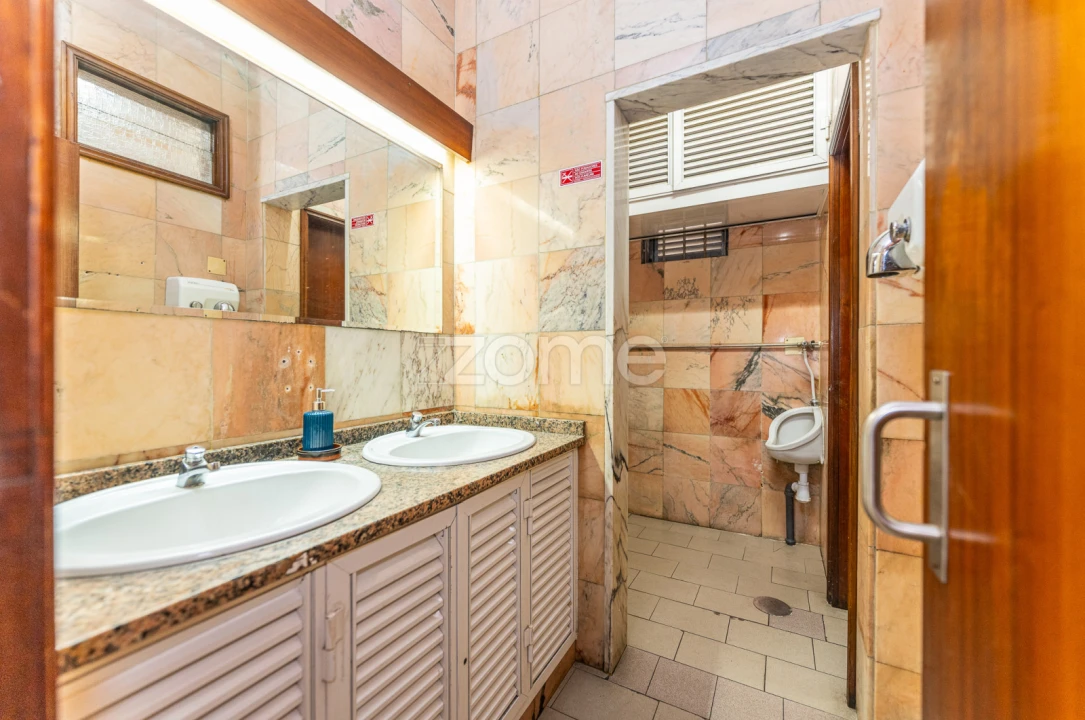 Negócio para Venda em Espinho Foto 35