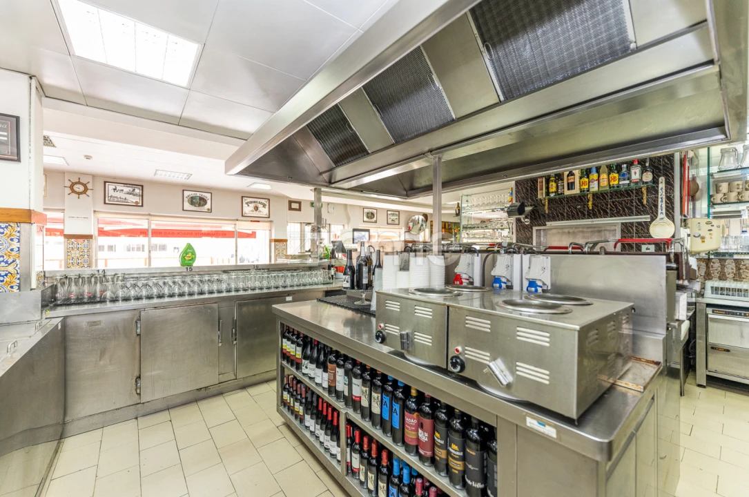 Negócio para Venda em Espinho Foto 44