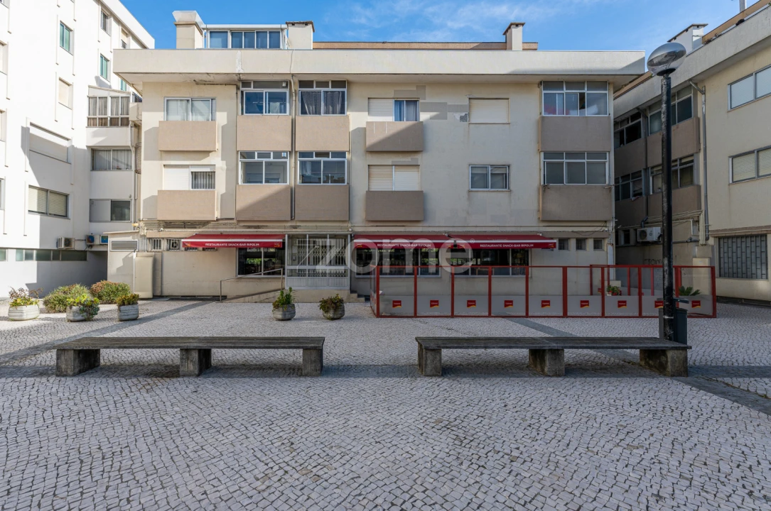 Negócio para Venda em Espinho Foto 51