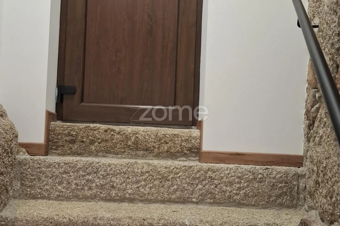 Moradia T3 para Venda em Seia, São Romão e Lapa dos Dinheiros Foto 21