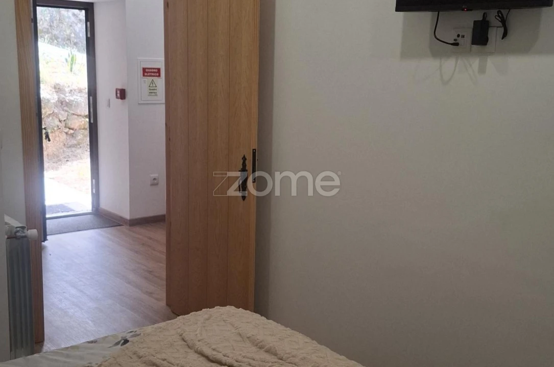 Moradia T3 para Venda em Seia, São Romão e Lapa dos Dinheiros Foto 19